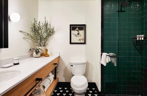 Merced Hotel | Explore Yosemite & Stay in Comfort at El Capitan Hotel @ Merced