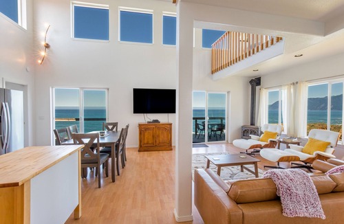 Shelter Cove Condo | Exquisite Oceanview! by OceanviewHotTubs Tesla Charging Shelter Cove Oceanfront