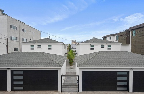 Hermosa Beach House | Fabulous Hermosa Sand Section Home Steps To Sand!