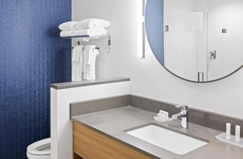 Pacific Beach Hotel | Fairfield Inn & Suites by Marriott San Diego Pacific Beach