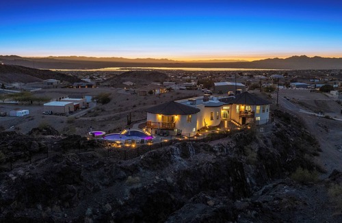 Lake Havasu City House | Fall Getaway: Views & Trails