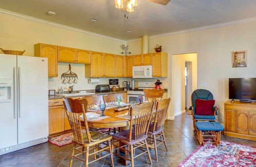 Fallbrook Cottage | Fallbrook Vacation Rental: 3 Mi to Wineries!