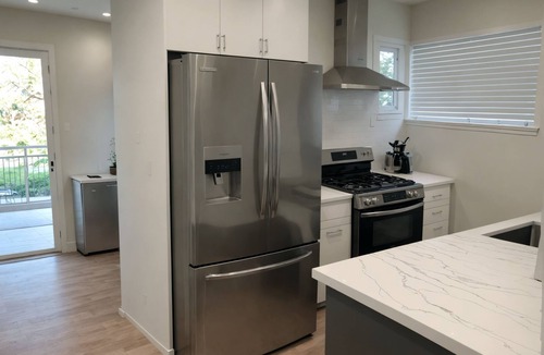 East Hollywood Hotel | Family-Friendly 4BR Gated Residence in Prime Hollywood with Free Parking
