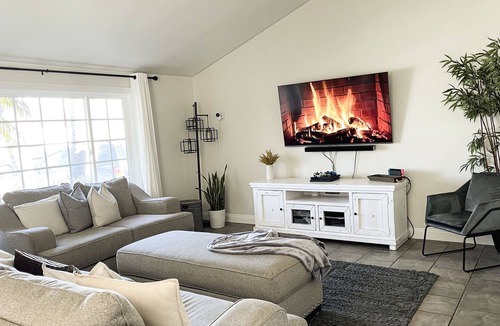 Costa Mesa House | Family friendly 5bdr/3bth home minutes to Disney and beach
