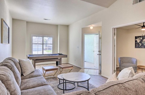 Greenacres House | Family-Friendly Getaway: Community Amenities!
