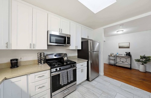 Lincoln Acres House | Family Friendly Modern Home w/Hot Tub + Game Room
