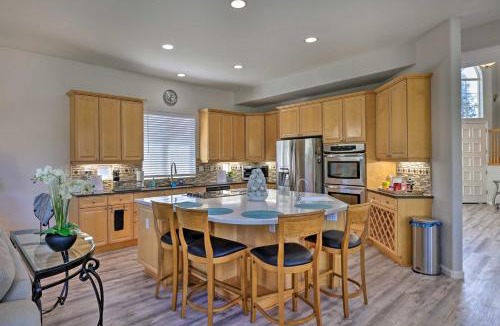 Modesto House | Family-Friendly Modesto Home w/Grill & Yard