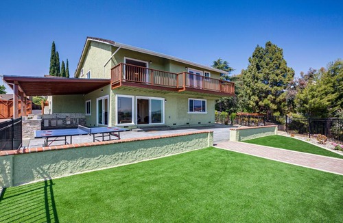 East San Jose House | Family-Friendly San Jose Base Near Levi’s Stadium!