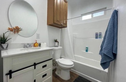 Riverside House | Fantastic Jurupa Studio with everything that you need!