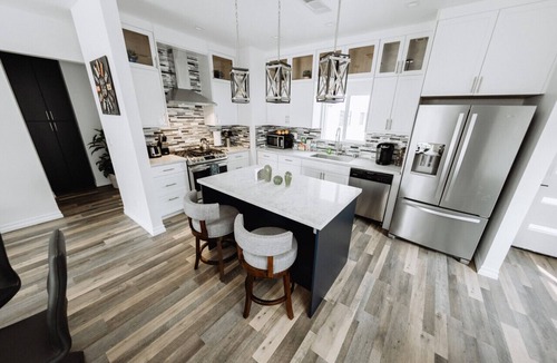 North Hollywood House | FIFA World Cup: ELEGANT, WELL-APPOINTED 3-BEDROOM HOME WITH PRIVATE HOT TUB BUILT IN 2020 (p26)