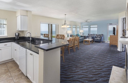 Depoe Bay Resort | Fine dining with vast views of the ocean!