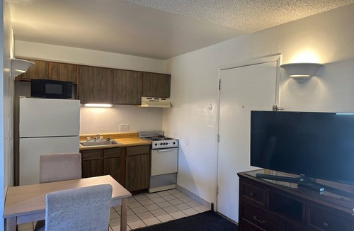 Casas Adobes Apartment | Flamingo Suites
