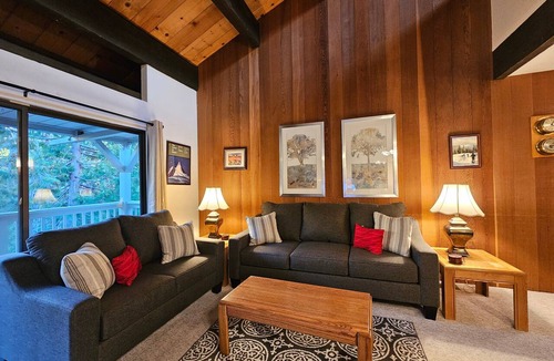 Kings Beach Condo | Forest Views | Community Pool & Tennis Courts
