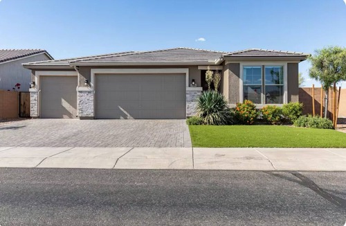 Casa Grande House | Forget your worries in this spacious and serene space.