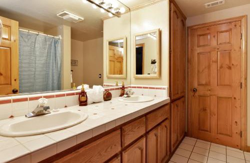 Evergreen Estates House | Four happy bears estate #1277