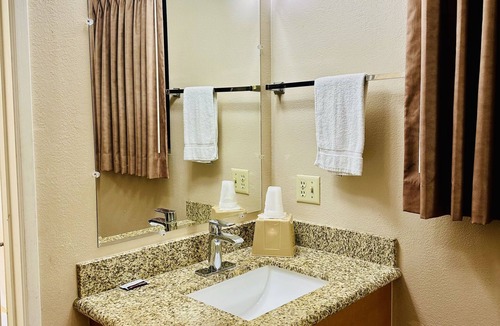 Vista Hotel | Franciscan Inn