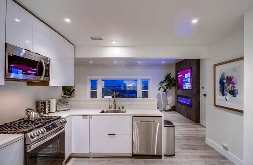 Middletown House | Free Beach Gear | Games, Hot Tub & Harbor Views