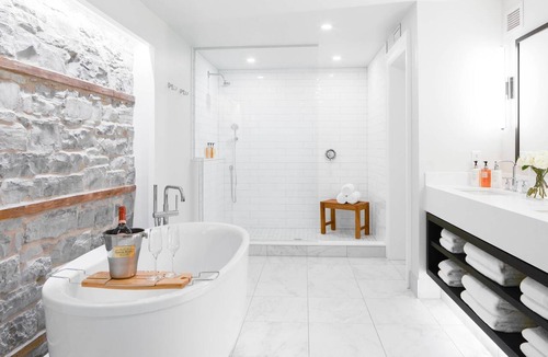 Kingston Bed & Breakfast | Frontenac Club, an Ascend Collection Hotel
