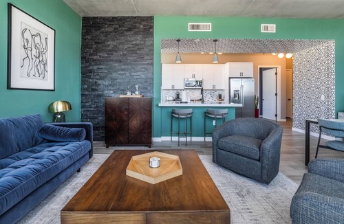 Downtown Las Vegas Condo | Fully Equipped Arts District Condo for Extended Stays–Gym, Pool, Garage Parking