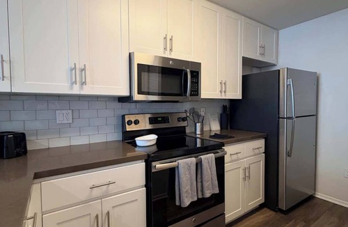 Mission Valley East Apartment | Fully Furnished 1BR in Misson Valley w/Parking