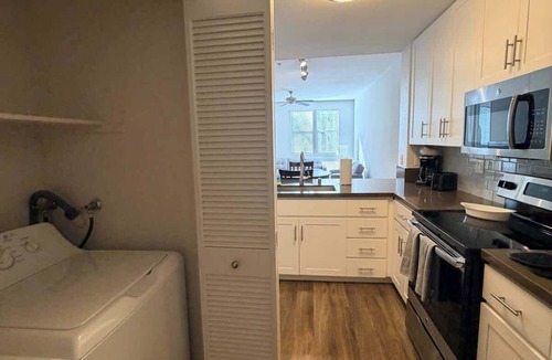 Mission Valley East Apartment | Fully Furnished 1BR in Misson Valley w/Parking