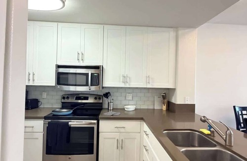 Mission Valley East Apartment | Fully Furnished 1BR in Misson Valley w/Parking