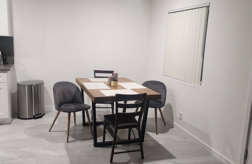 Northridge Apartment | Fully Furnished Renovated 1BR Balcony Gated Parking Northridge