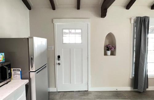 Baldwin Park Apartment | Fully Remodeled 2B1B Home in Baldwin3369