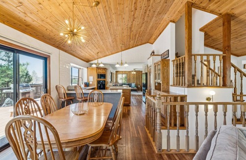 Upper Moonridge House | Fully Remodeled * Spacious * Slope Views * Wet bar