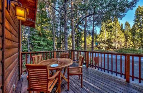 Truckee House | Fully updated Truckee cabin with plenty of beds