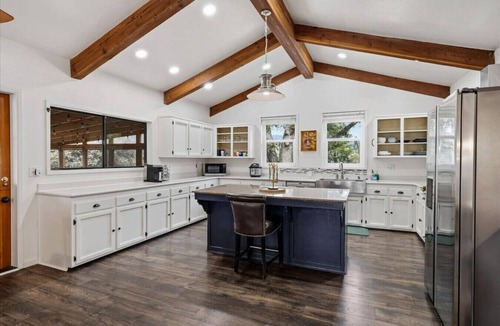 Yosemite Forks House | Fun Getaway | HotTub | Golf | Volleyball and More