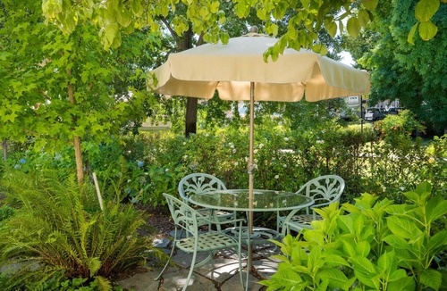 Sutter Creek Apartment | Garden Room | Walk to Wine, Food | Dog Friendly!