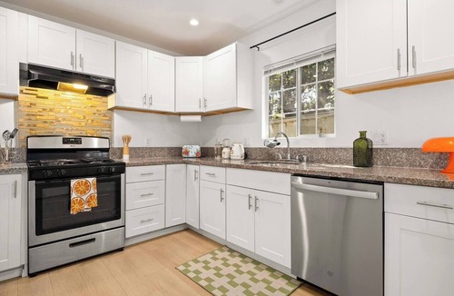 Atwater Village House | Gated Bungalow, 3BD, 2BTH, Park, Yard, Parking - Close to MAJOR INTERNATIONAL SPORTING EVENT Fan Zone, DTLA