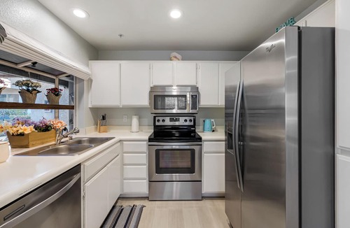 Monarch Beach Condo | Gated Coastal Condo Pool + Hot Tubs Access Walk to Beach | Seabreeze Retreat