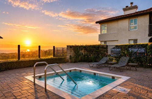 Monarch Beach Condo | Gated Coastal Condo Pool + Hot Tubs Access Walk to Beach | Seabreeze Retreat