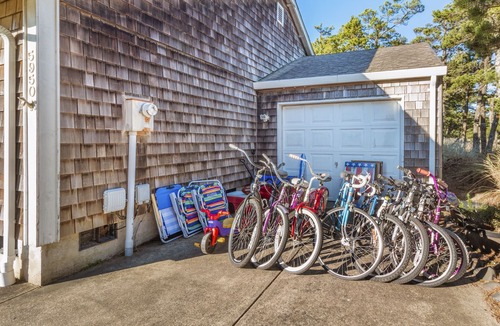Kiwanda Shores House | Gated Community Home, short walk to the beach or enjoy the bbq on the deck