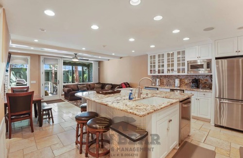 Incline Village Condo | Gated lakefront complex condo (LA99946)