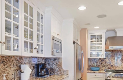 Incline Village Condo | Gated lakefront complex condo (LA99946)