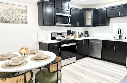 Van Nuys House | Gilmore One