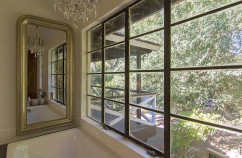 Agua Dulce House | Glamorous ranch style house near attractions.