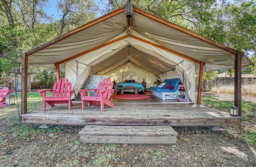 Upper Lake RV Rental | Glamping Tent with gorgeous mountain views&Animals