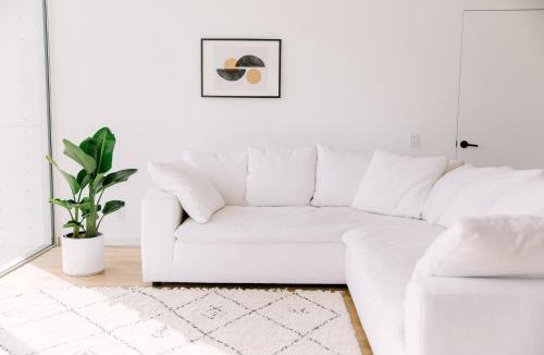 Bonita House | Glass Home with Views, Hot Tub, FREE EV Charging!