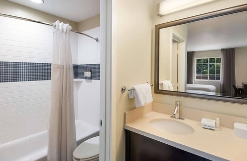 Torrance Resort | Go for a Splash on Torrance Beach! Full Kitchen, Free Breakfast, Pets Allowed!