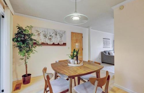 Grass Valley House | Gold rush nook