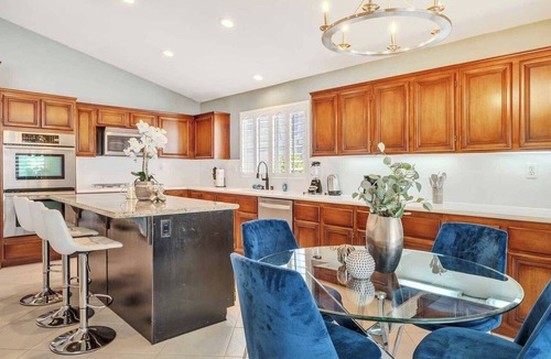 Corona House | Golden Sun Hideaway on Minaret St #42585