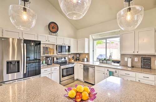 Tatum Ranch Cottage | Golf & Unwind Poolside: Cave Creek Group Retreat!