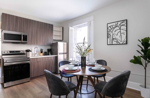 Gaslamp Quarter Hotel | Gorgeous 2BR Gaslamp | Modern Comfort | Walkable