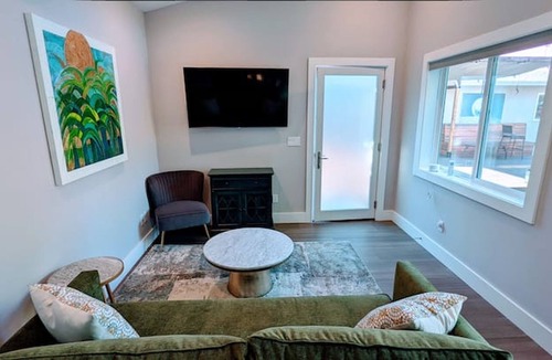 Sunnyvale House | Gorgeous Modern Home with Scenic Backyard!
