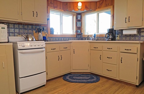 Neskowin Cottage | Gorgeous Ocean View! Private. Cozy Comfort.