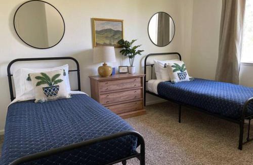 West Sacramento House | Gorgeous Pet and Family friendly Long stays